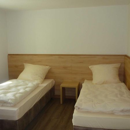 Ferienwohnungen Beim Hotel Zur Post, Erlau Эрлау Экстерьер фото